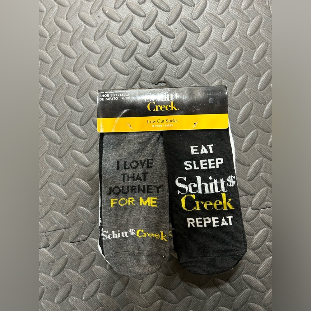 NEW Schitts Creek woman’s 10pk low cut socks